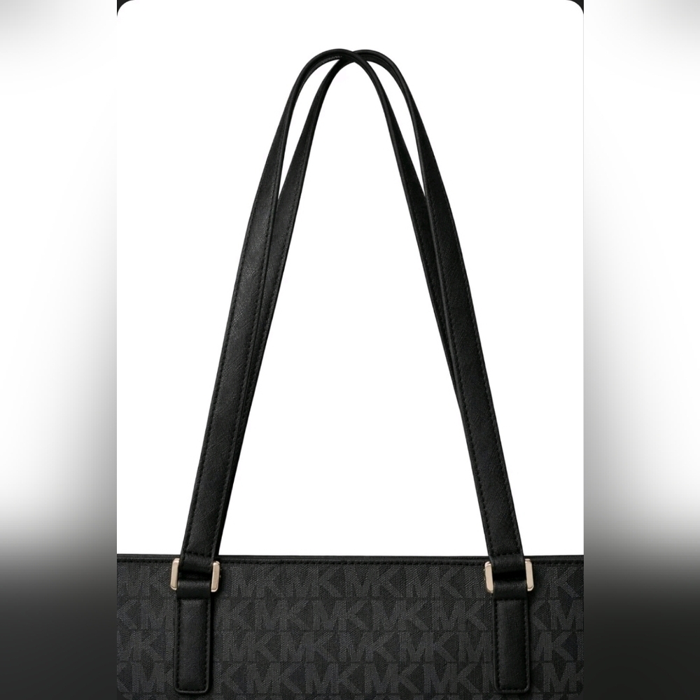 Michael Kors Jet Set Tote - Picture 5 of 5